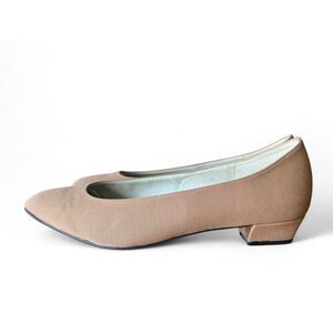 Vintage Liz Claiborne Nude Low Heels Leather Sole & Insole 7.5M Made in Spain